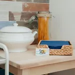 Casa Di Flora Tipico 3* Бари